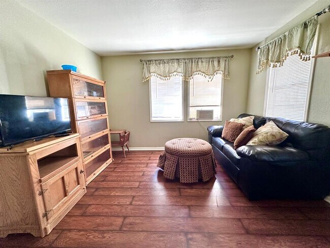 Foto del edificio - 103 Yucca