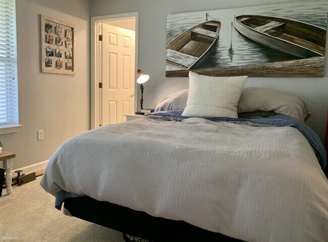 Building Photo - 1 br, 1 bath  - 70 Helmsman Way Apt 1427