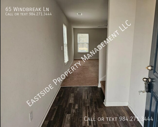 Foto del edificio - 65 Windbreak Ln