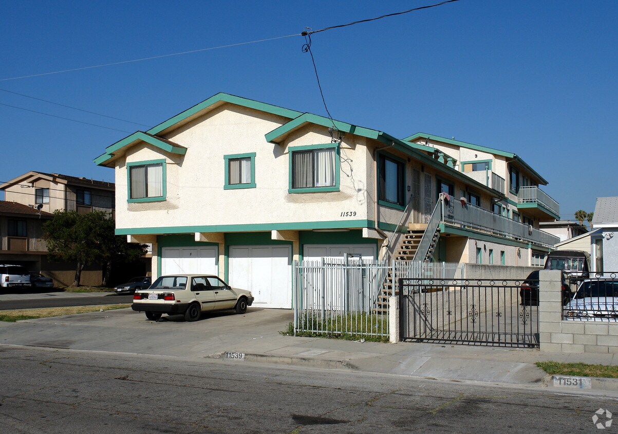 Foto del edificio - 11539 Menlo Ave