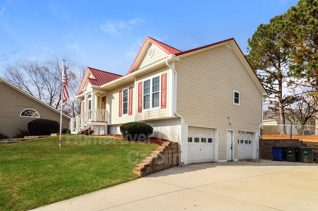 Building Photo - 4811 Seminole Ct