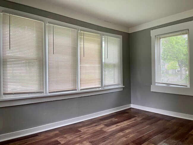 Foto del edificio - Darling 2 Bedroom 1 Bathroom Home in Minne...
