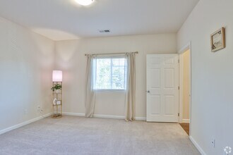 Building Photo - Ardmore Springs