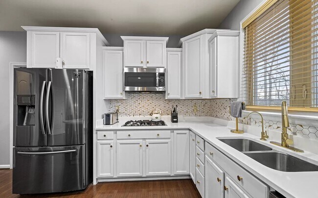 Building Photo - 12811 Hallwood Pl