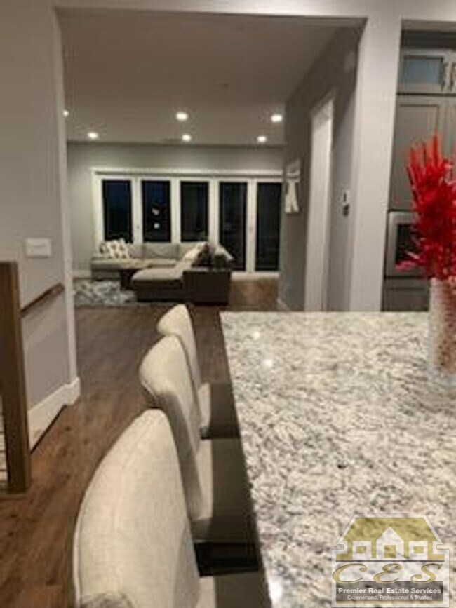 Foto del edificio - 37443 Bay Crest Rd