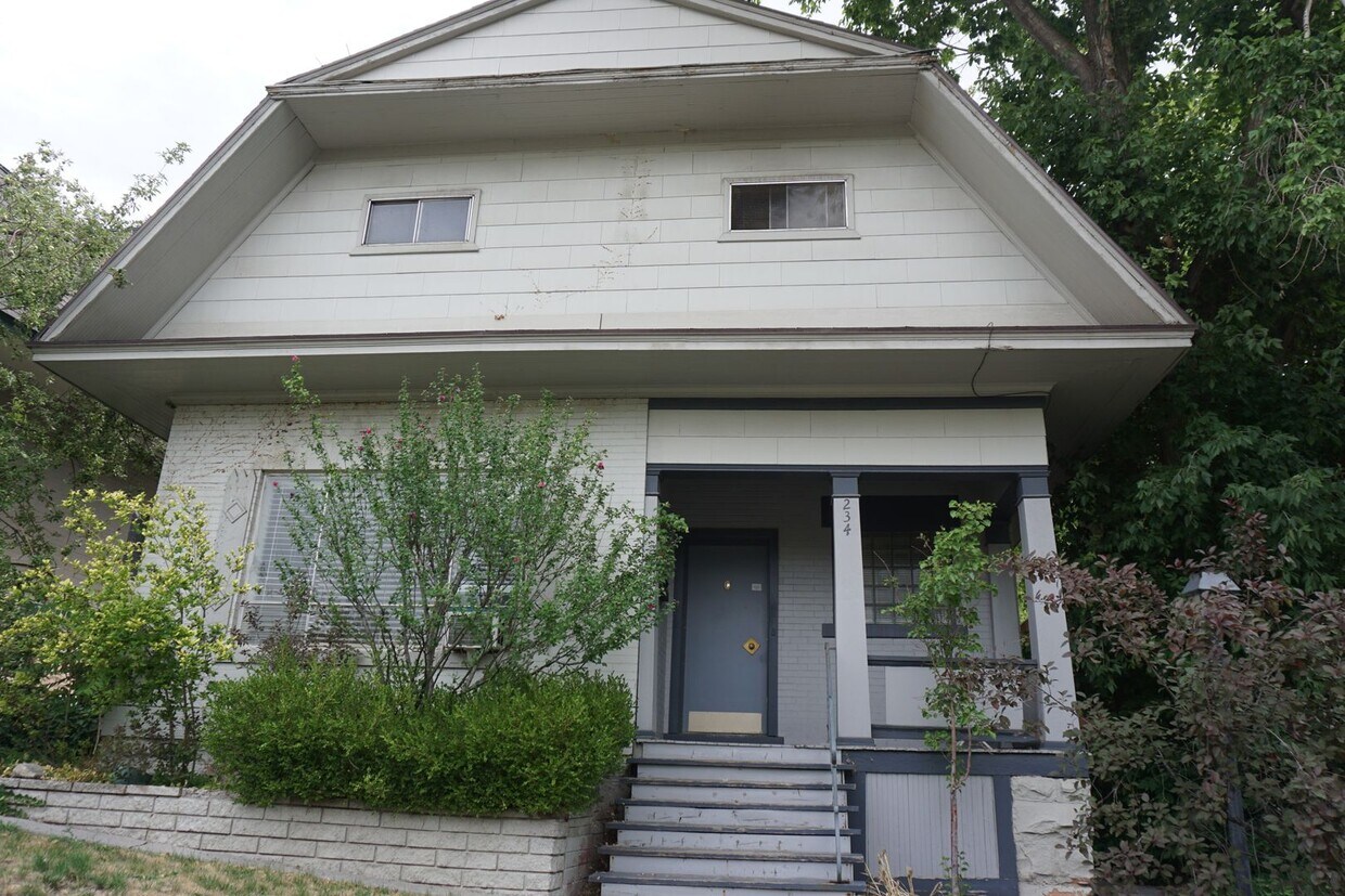 Primary Photo - 234 F. Street East
