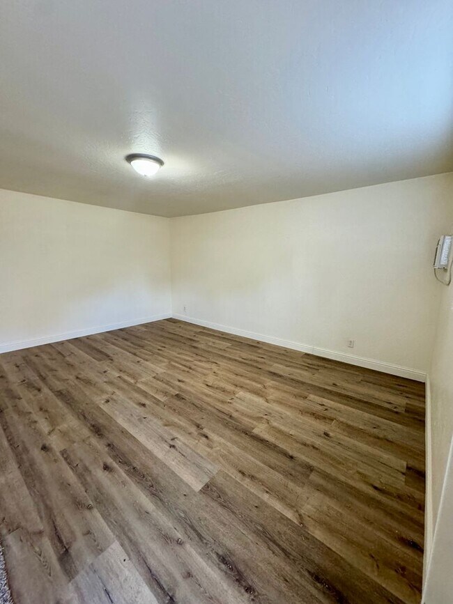 Foto del edificio - 1257 N Thorne Ave
