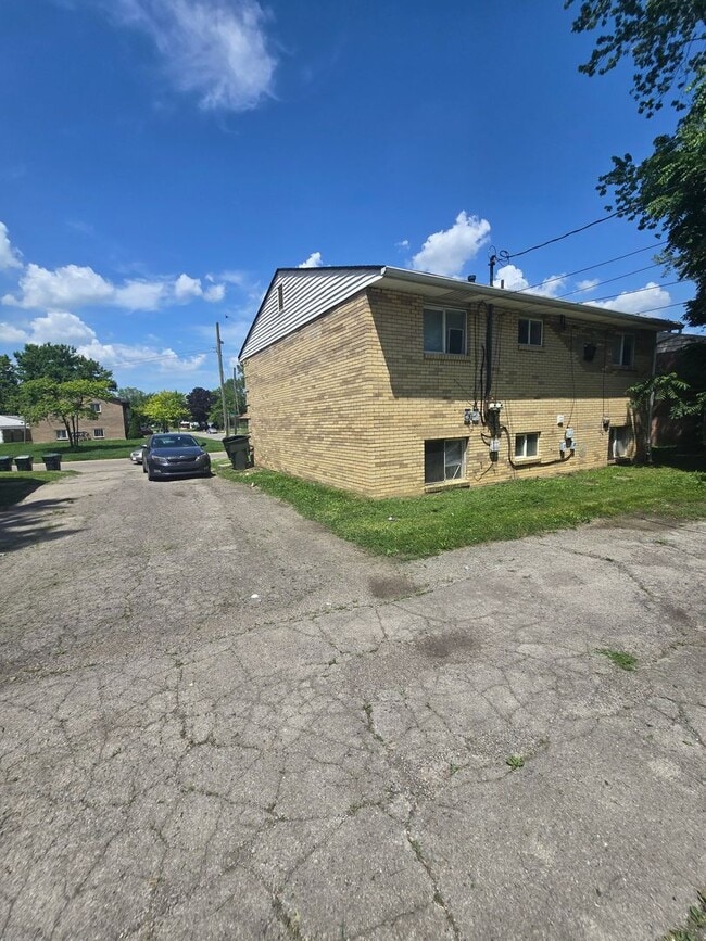 Building Photo - 3711 Beulah Rd