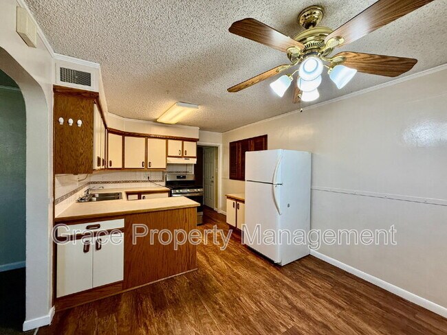 Building Photo - 9080 Russell Way