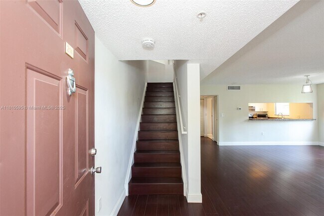 Foto del edificio - 771 N Pine Island Rd