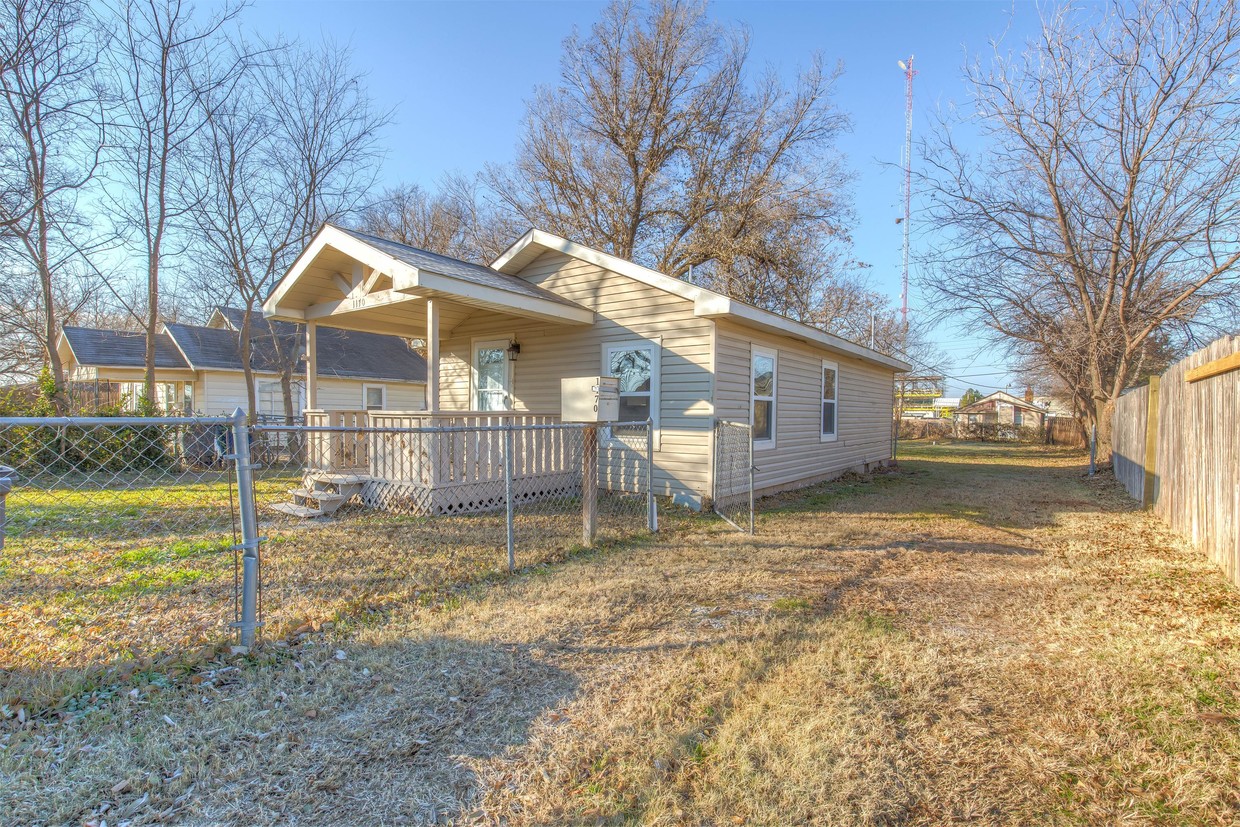 Primary Photo - 1170 N Birmingham Ave