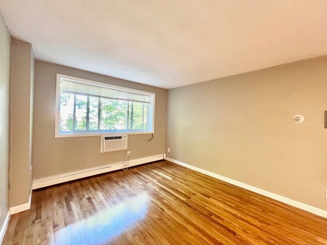 Building Photo - 226 Parker Hill Ave