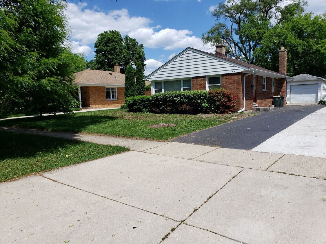 Foto principal - 729 S Chestnut Ave