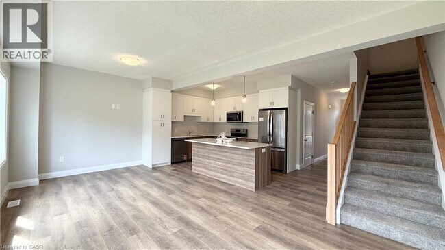 Photo du bâtiment - 6941 Heathwoods Ave