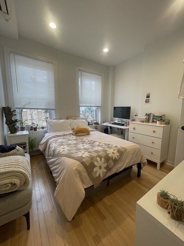 Primary Photo - 1559 Dekalb Ave