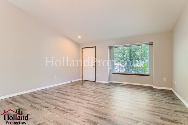 Foto del edificio - Beautiful 4-Bedroom, 2.5-Bath Home Near Pa...