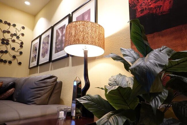 Foto del edificio - 270 E Flamingo Rd