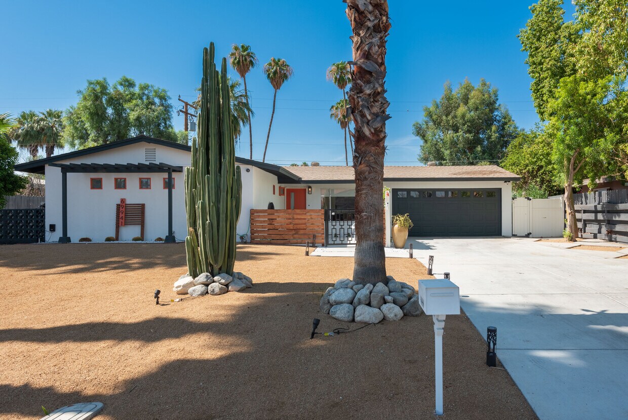 Foto principal - 69941 Sunny Ln