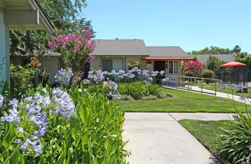 4912 N Seventh St, Fresno, CA 93726 Room for Rent in Fresno, CA