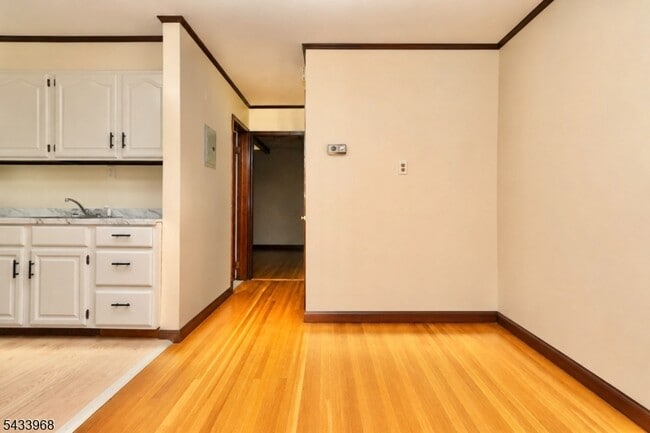 Building Photo - 15 Carpenter Terrace N