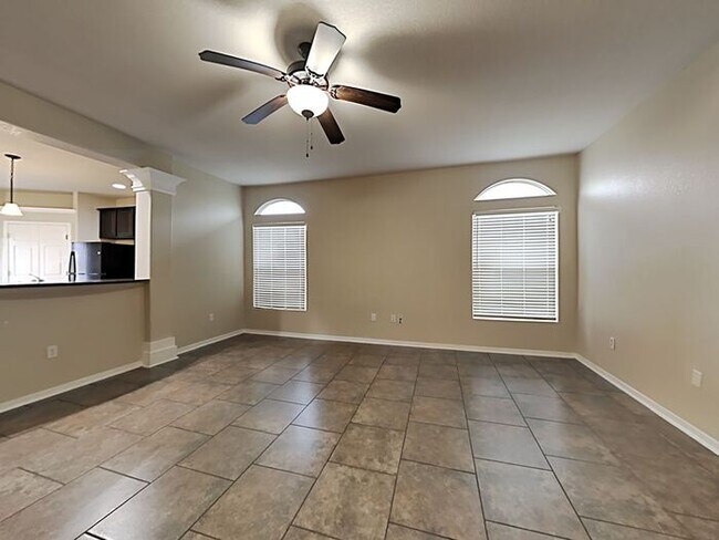 Building Photo - No App Fees. $1000 off 1st Months Rent*