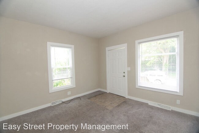 Building Photo - 208-210 13th Ave