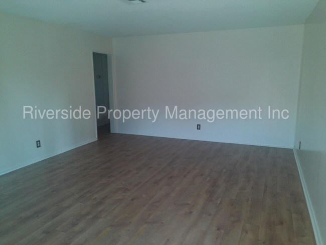 Foto del edificio - 4041 MacArthur Rd