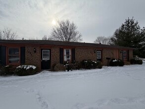 Building Photo - 1402 E Main St