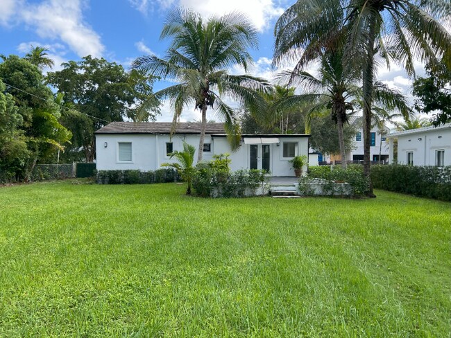 Foto del edificio - 6415 SW 82nd St
