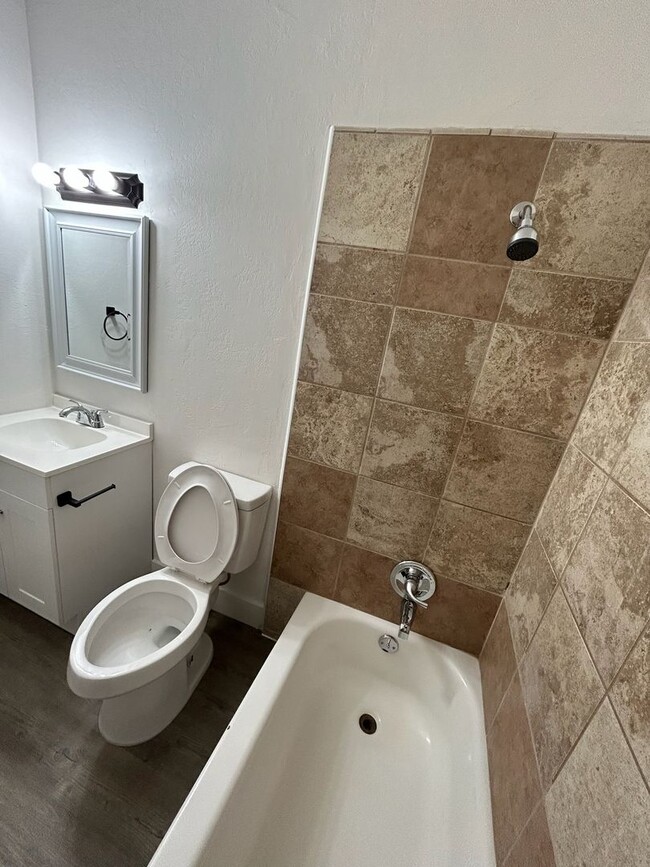 Foto del edificio - 4936 HOLT AVE - 2 BEDROOM 1 BATH - FRESNO ...