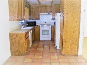 Building Photo - 24450 Mccray Ct