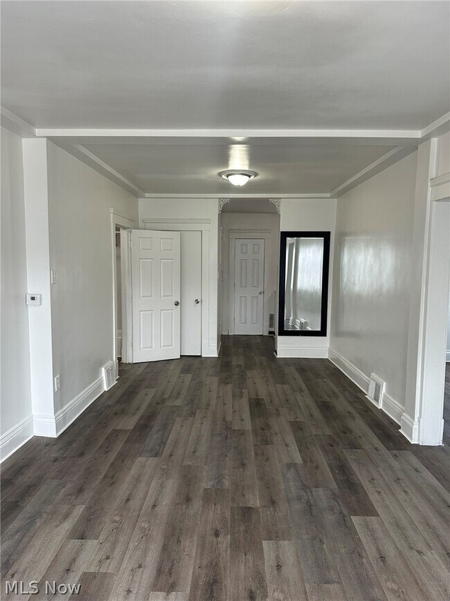 Foto del edificio - 3384 W 63rd St