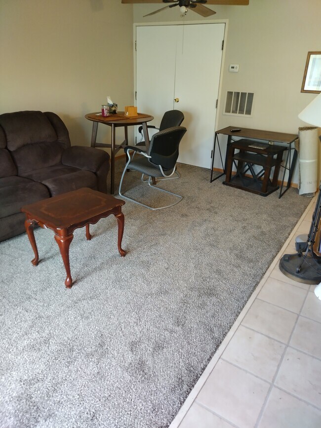 Foto del edificio - 9030 N Park Plaza Ct