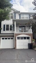 Building Photo - 1001 Worthington Ct