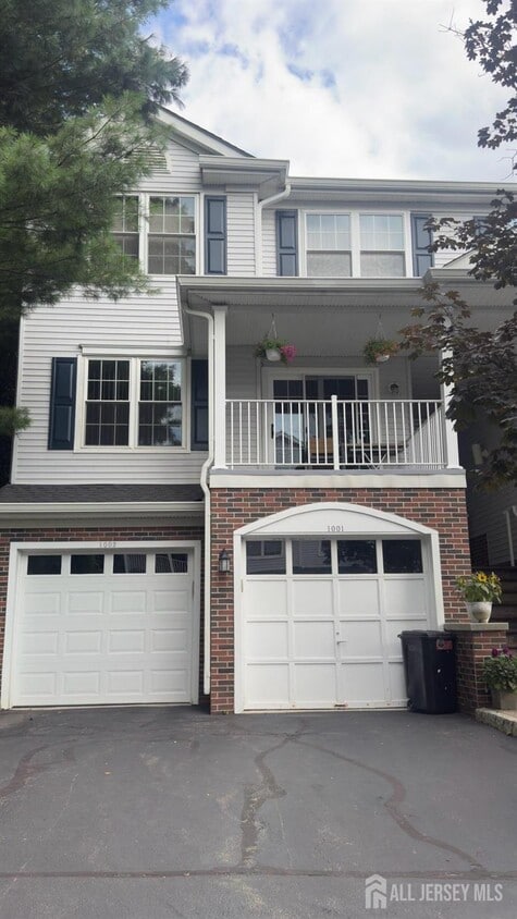 Primary Photo - 1001 Worthington Ct