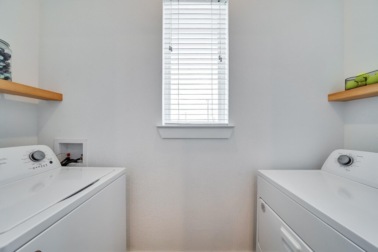 Foto del edificio - 1601 Mustang Dr