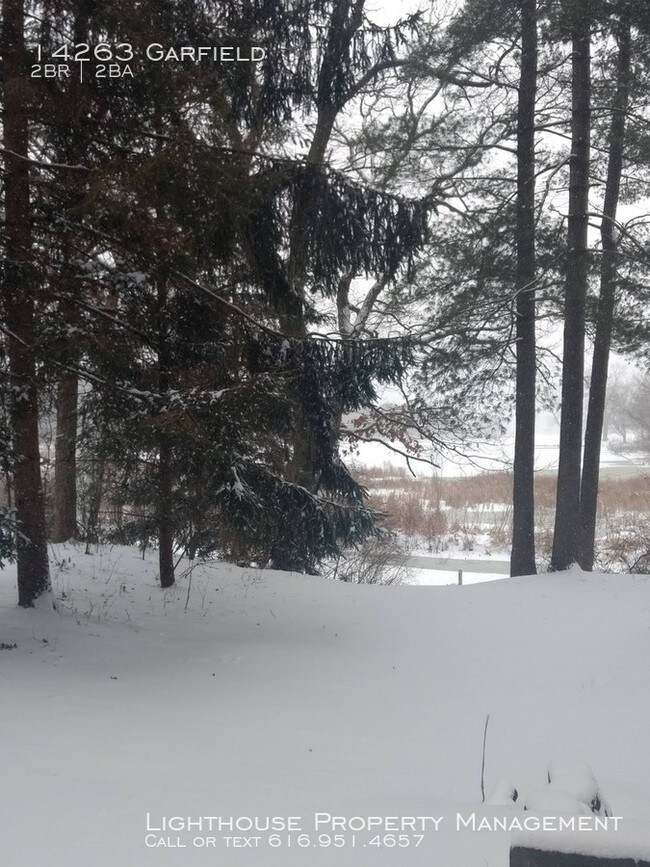 Building Photo - Two Bedroom Duplex in Spring Lake