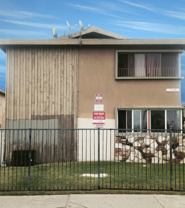 Building Photo - 11736 S Vermont Ave.