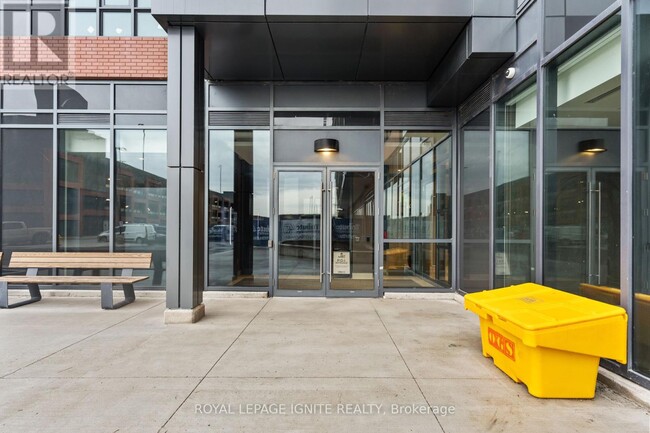 Photo du bâtiment - 2545-2545 Simcoe St N