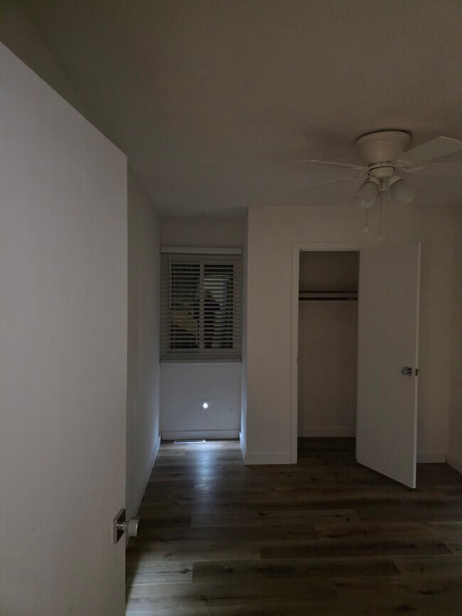Foto del edificio - 11260 College Ave