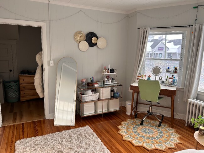 Building Photo - 451 New Park Ave