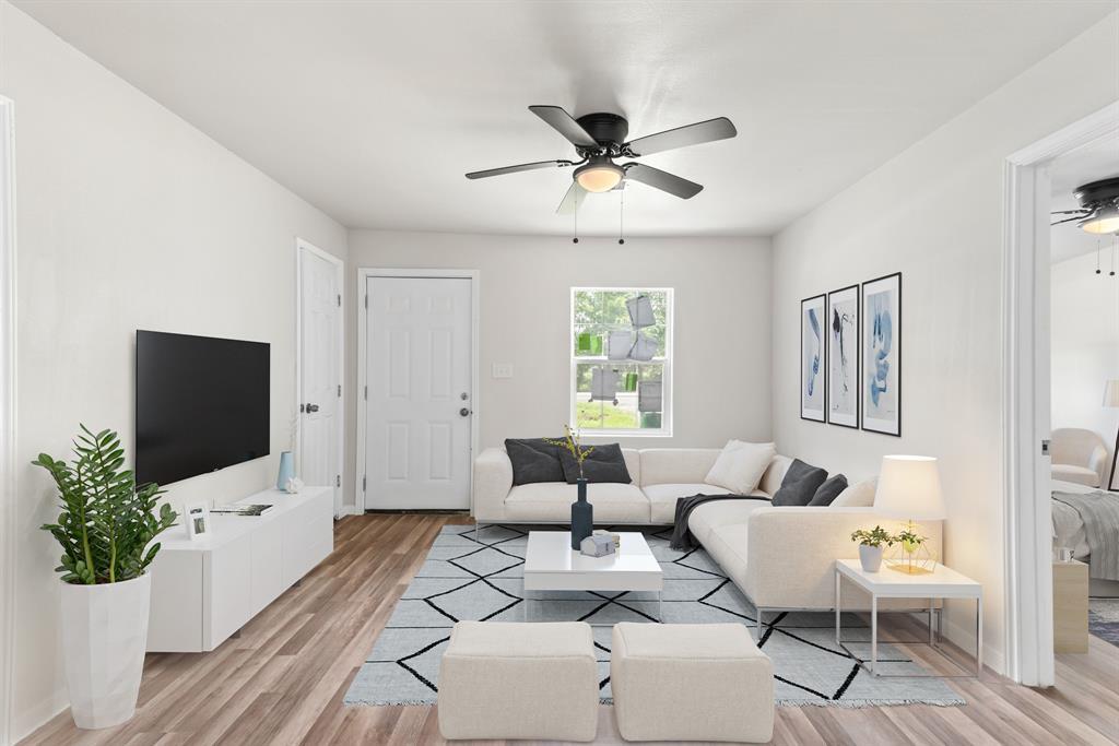 Foto principal - 5217 Pederson St