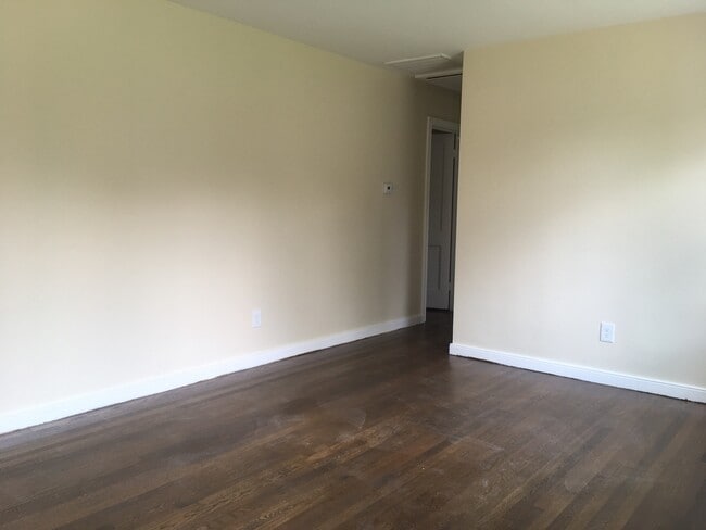 Building Photo - 1806 Parlow Dr
