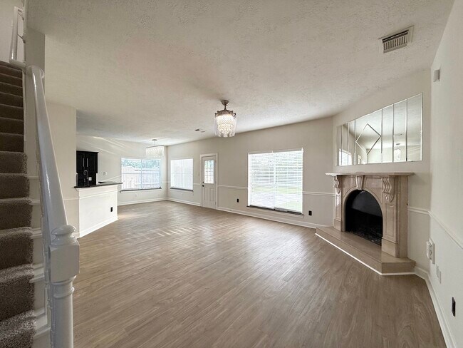 Building Photo - 3122 Gatesbury North Dr