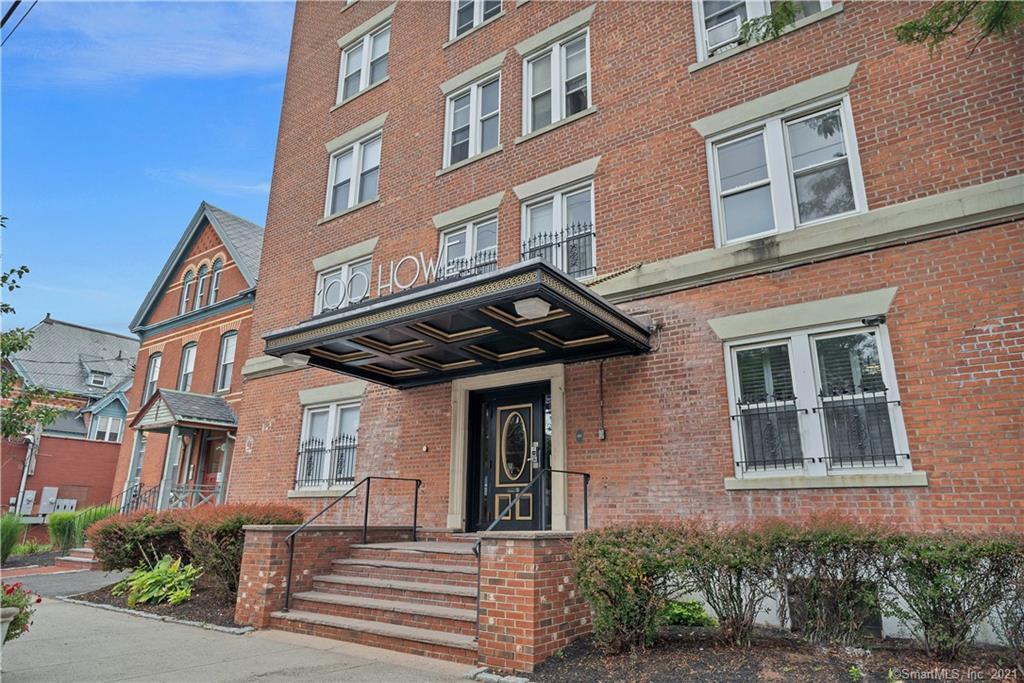 Primary Photo - 100 Howe St