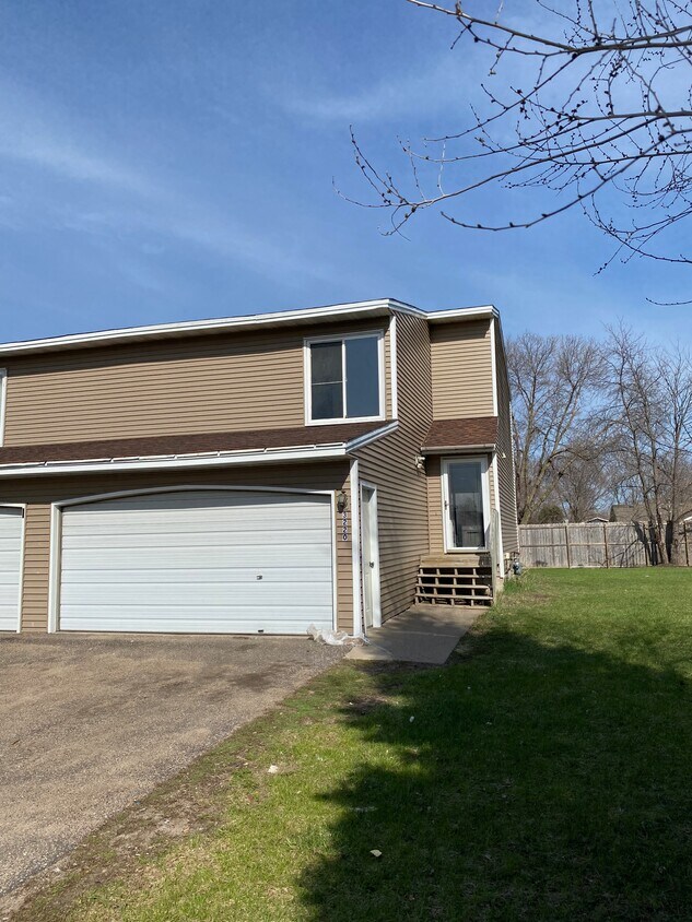 Primary Photo - 3220 Nevada Ave N