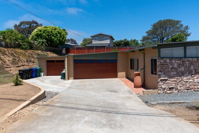 Foto del edificio - 8581 Sugarman Dr