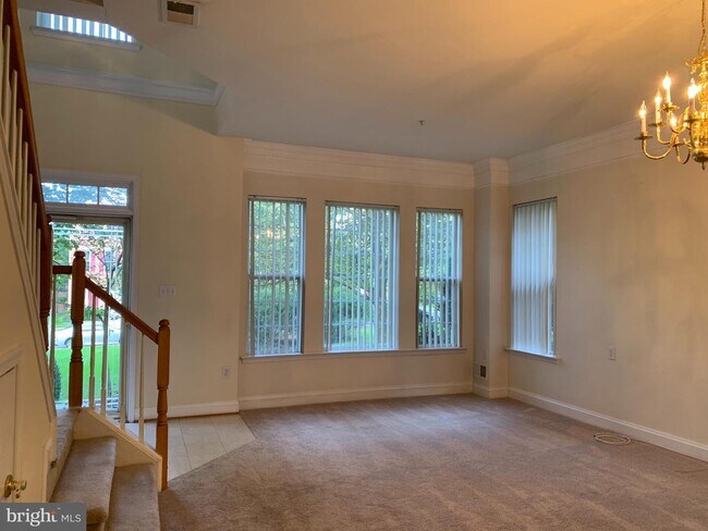 Building Photo - 13000 Town Commons Dr