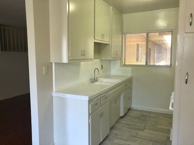 1169 Alameda Ave Glendale Ca 91201 Apartments Glendale Ca Apartments Com
