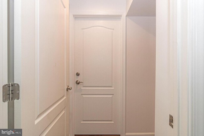 Foto del edificio - 4802 Hicks Dr